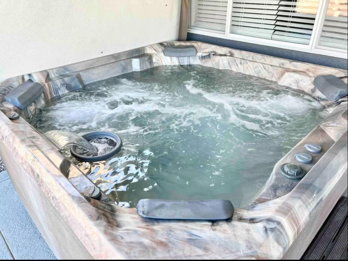 Spacious Getaway! Pool, Spa, Sleeps 9 Lake Havasu City Exterior foto
